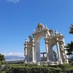 Fafgrandsuitenapoli نابولي