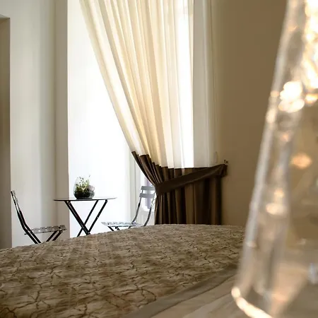 Fafgrandsuitenapoli * Napels