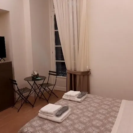 Fafgrandsuitenapoli Napels