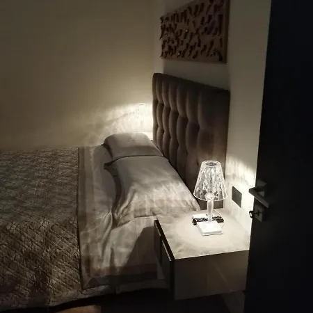 Holiday home Fafgrandsuitenapoli *