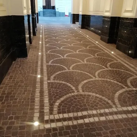 Fafgrandsuitenapoli *