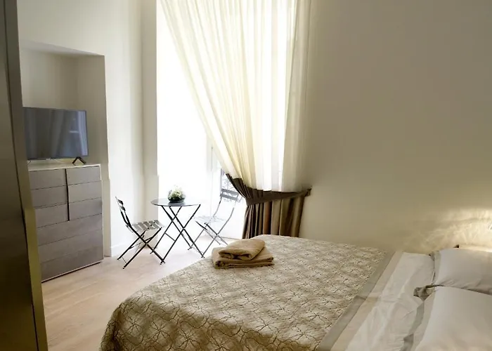 Fafgrandsuitenapoli Neapel